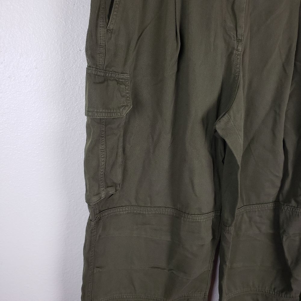 Women's ME+EM NWT Olive Green Oversized Cargo Wide Leg Pants Size 12 - Picture 9 of 12